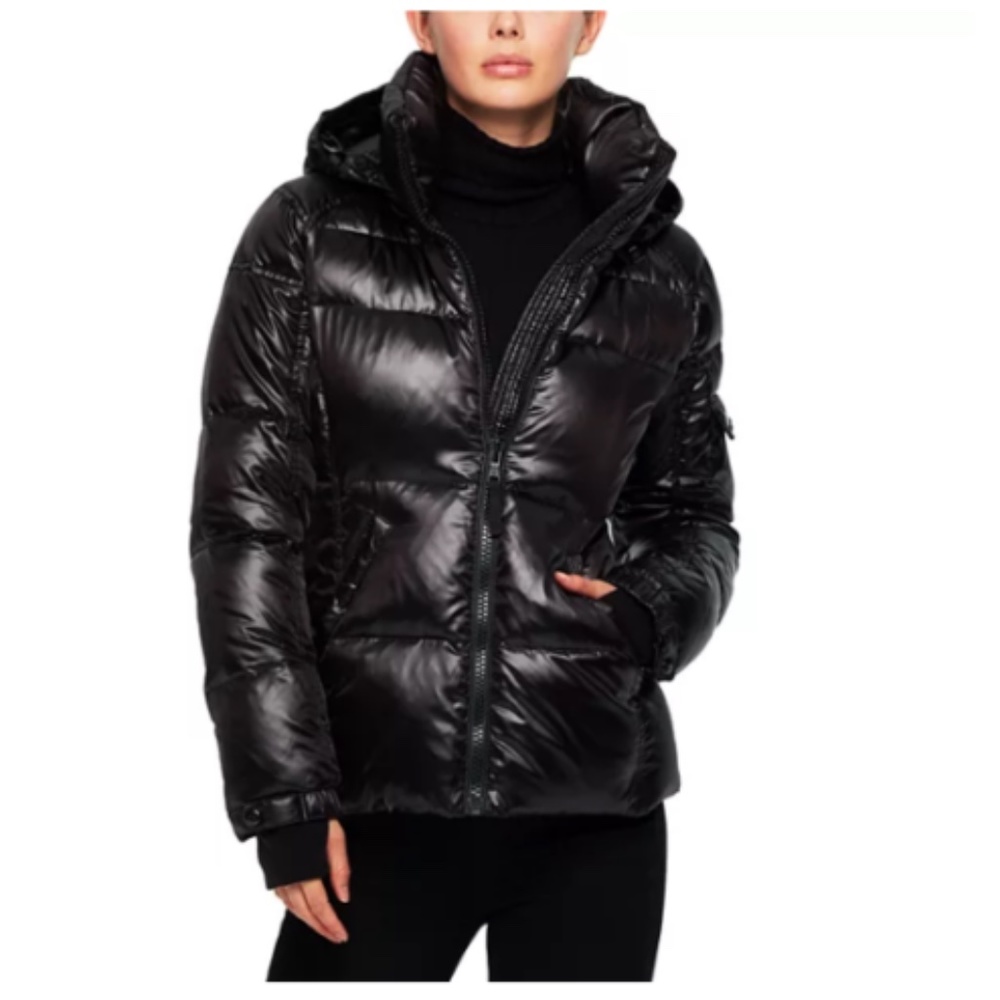 Shiny Black Puffer Coat. Size Small.